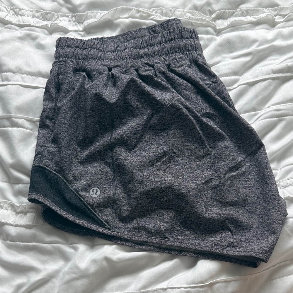 Hotty hot 2.5 lululemon shorts